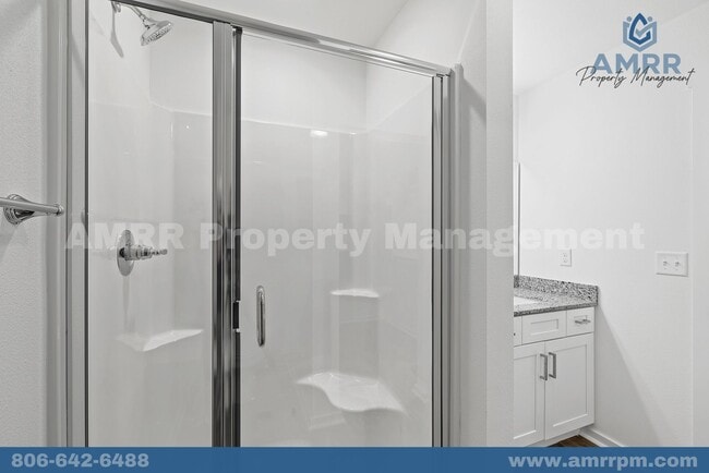 Photo - 300 Honeybee Ave