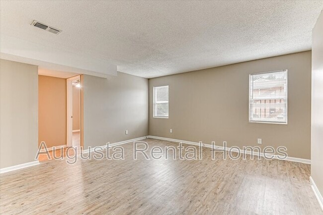 Photo - 3033 Old Powderhouse Rd