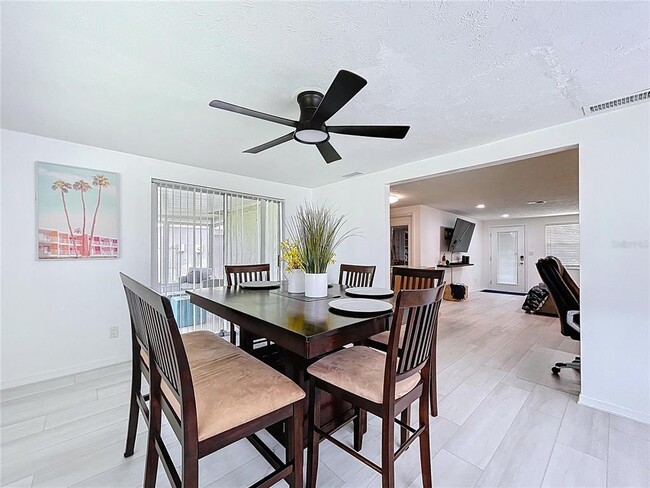 Photo - 2107 Harrison Dr