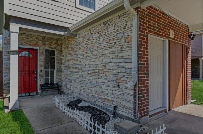 Photo - 7902 Dyer St