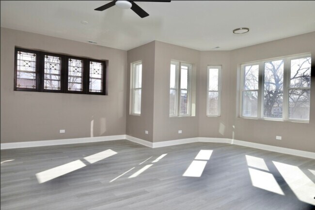 Photo - 1900 W Garfield Blvd Unit 2