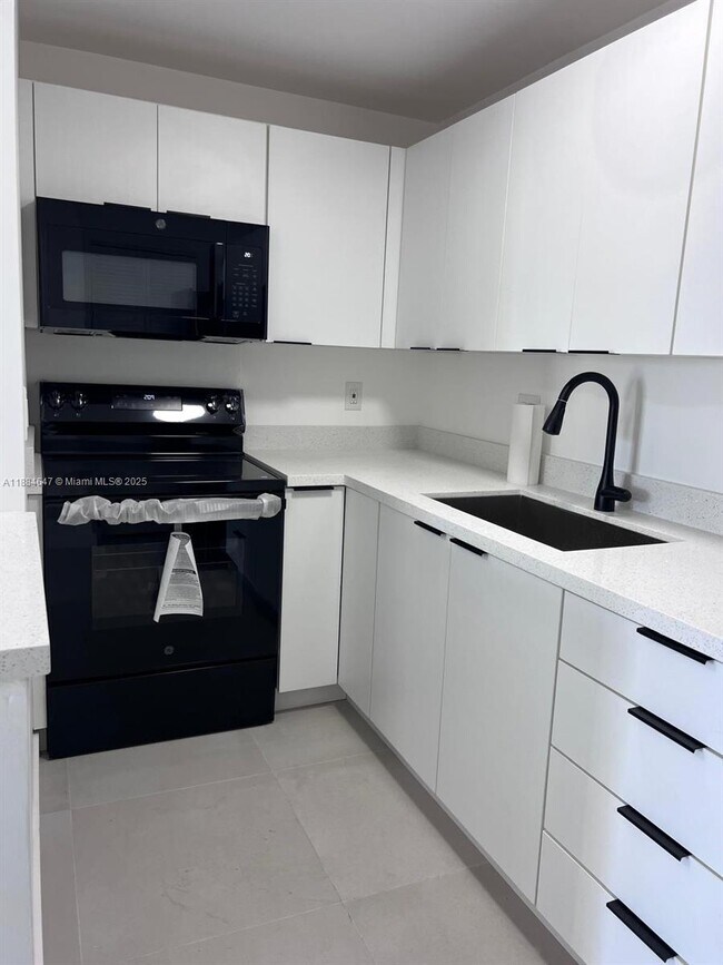 Photo - 7820 NE Bayshore Ct Unidad 101