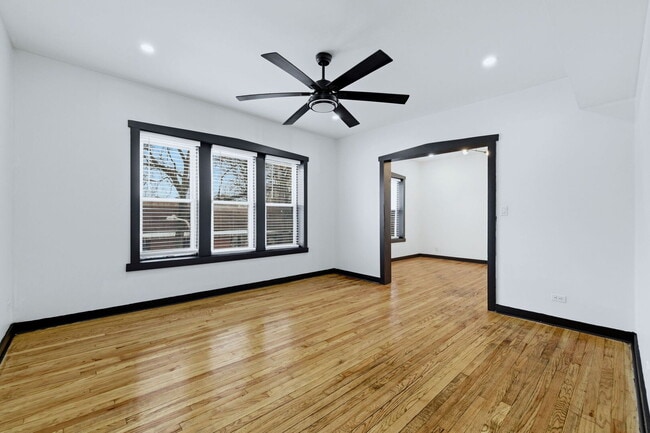 Photo - 131 E 72nd St Unit 2E