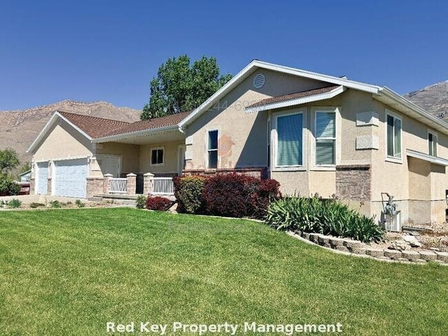 Building Photo - Breeze Cir Single Family Home