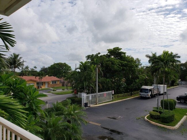 Photo - 4950 Washington St Unit 5