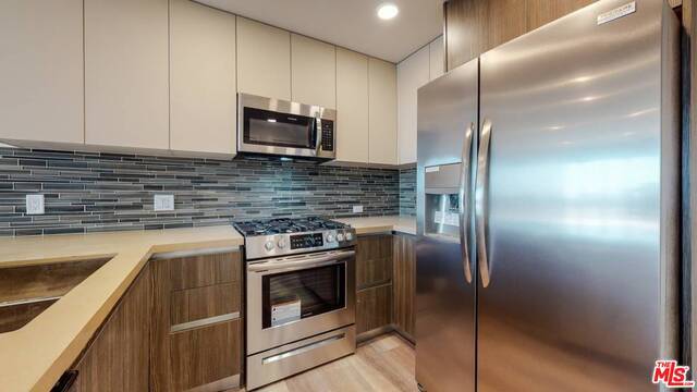 Photo - 1070 S Bedford St Unidad 103