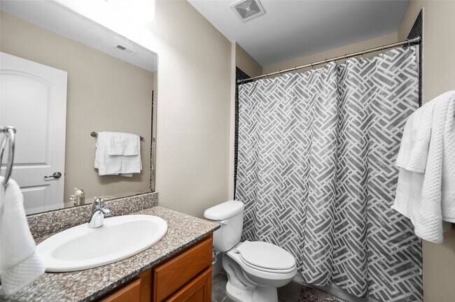 Photo - 3501 Chenevert St Unidad 22