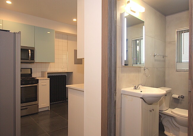 Photo - 1341 Crane St