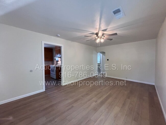 Photo - Cottage Style Home in the Heart of Roseville - Large Yard - Completely Renovated!