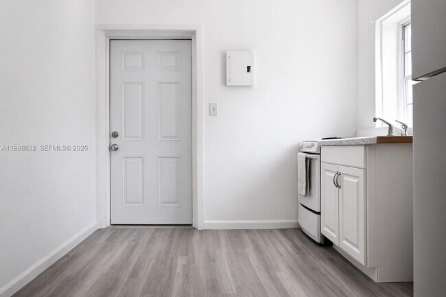 Photo - 6250 NW Miami Pl Unidad 2