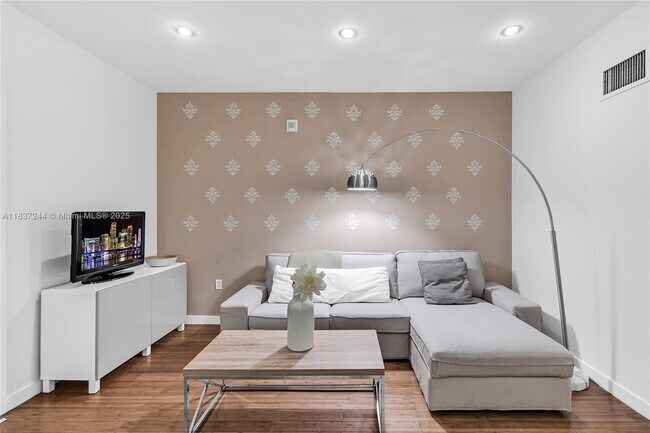 Photo - 815 Euclid Ave Unit 7