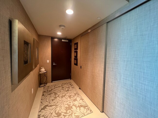 Photo - Luxurious Penthouse Living in Downtown Honolulu! Unit 3912