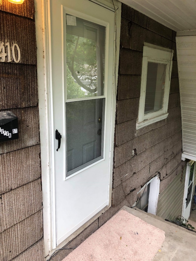 Photo - 410 Guyan St Unit 410 guyan street Logan WV