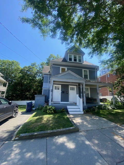 Building Photo - 42 Hollis St Unit #1