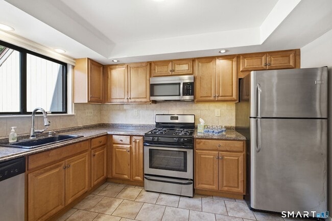 67 Cambridge Ct