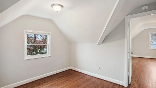 Photo - 4907 Flanders Ave House