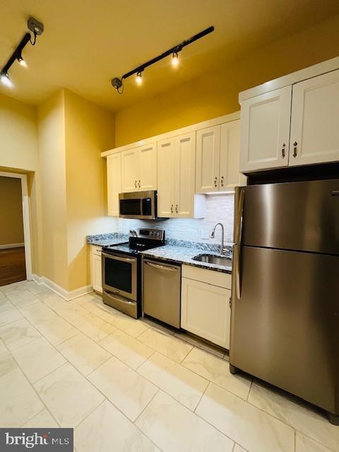 Photo - 338 N Charles St