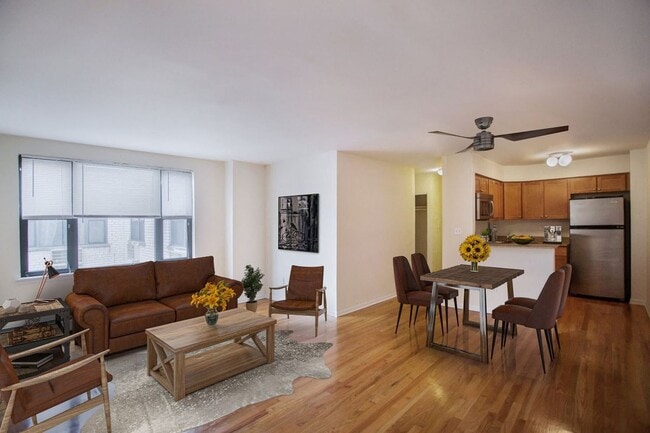 Photo - 525 W Oakdale Ave