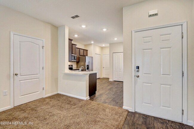 Photo - 335 Aralia Ln