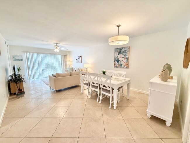 Photo - ** VANDERBILT VILLAS ** 3 BED / 2 BATH - 1ST FLOOR CONDO - NEAR THE BEACH! - ANNUAL RENTAL