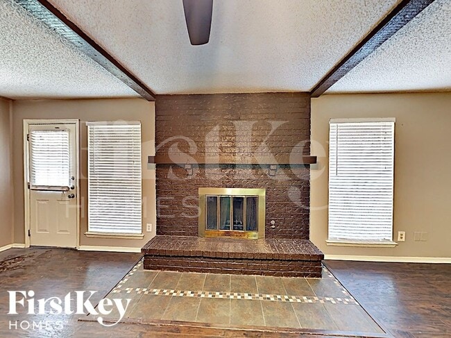 Photo - 3000 Laurel Ln