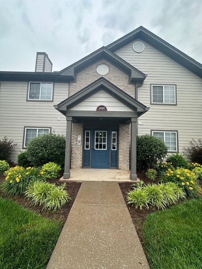 Building Photo - 10301 Trotters Pointe Dr Unit 201