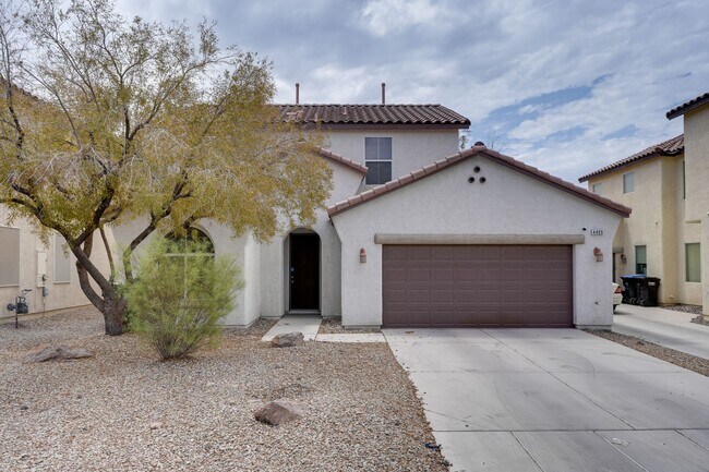 Building Photo - Charming 3-Bed Home with Spacious Yard in ...