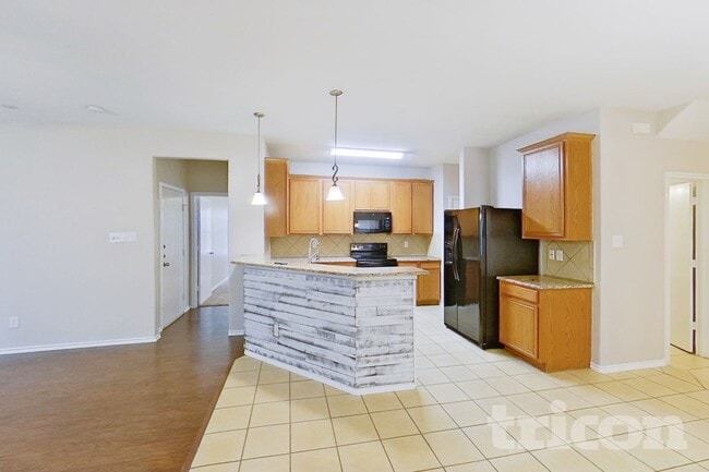 Photo - 320 Rowdy Dr