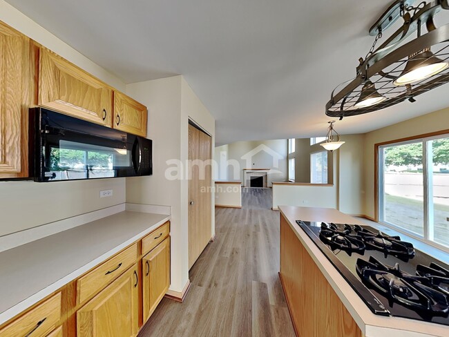 7003 Sahara Dr