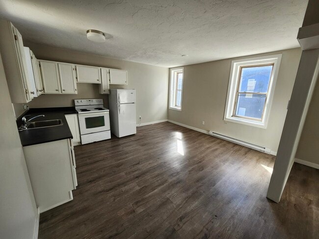 Photo - 240 Duke St Unit 2