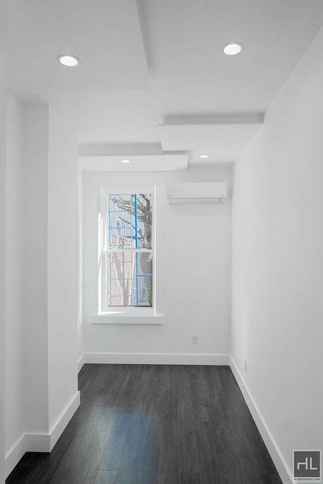 Photo - 5 AVENUE Unit 1