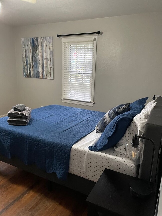 Photo - Charming 2 bedroom Duplex