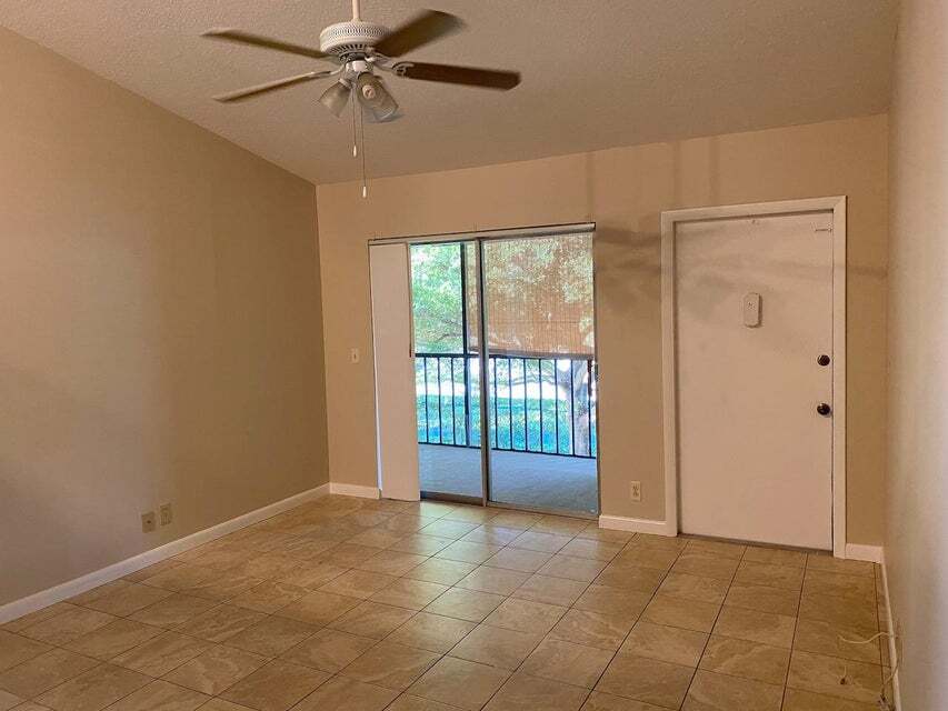 Photo - 6392 Chasewood Dr Unit h