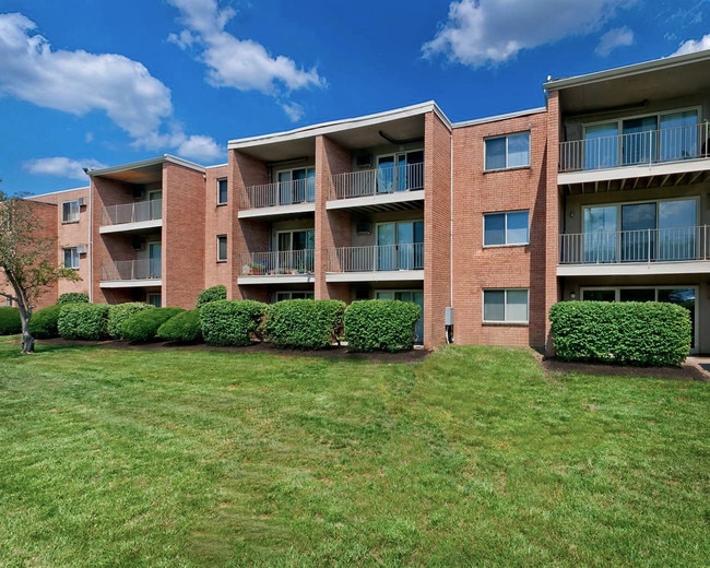 Crown Pointe Apartments For Rent in Covington, KY