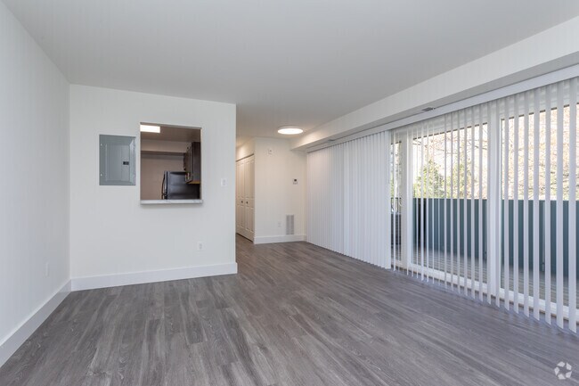 1BR, 1BA - 609 SF - Renovated