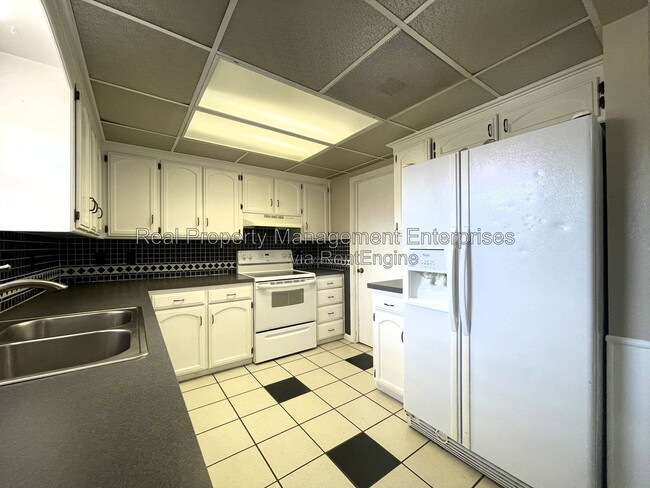 Photo - 609 S Meadow Ln