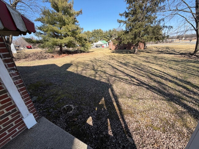 Photo - 20 Rutherford Ln