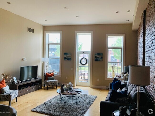 Building Photo - 529 Bogart Pl Rental