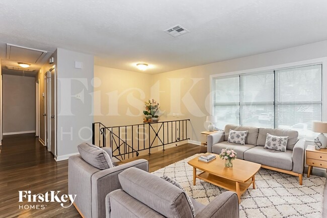 Photo - 917 Montclair Dr