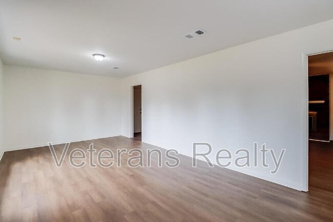 Photo - 16170 Carolyn St