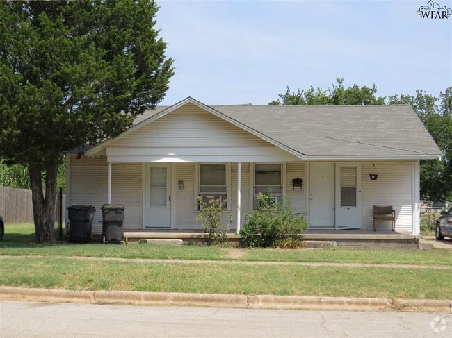 Building Photo - 2111 Joline St Rental