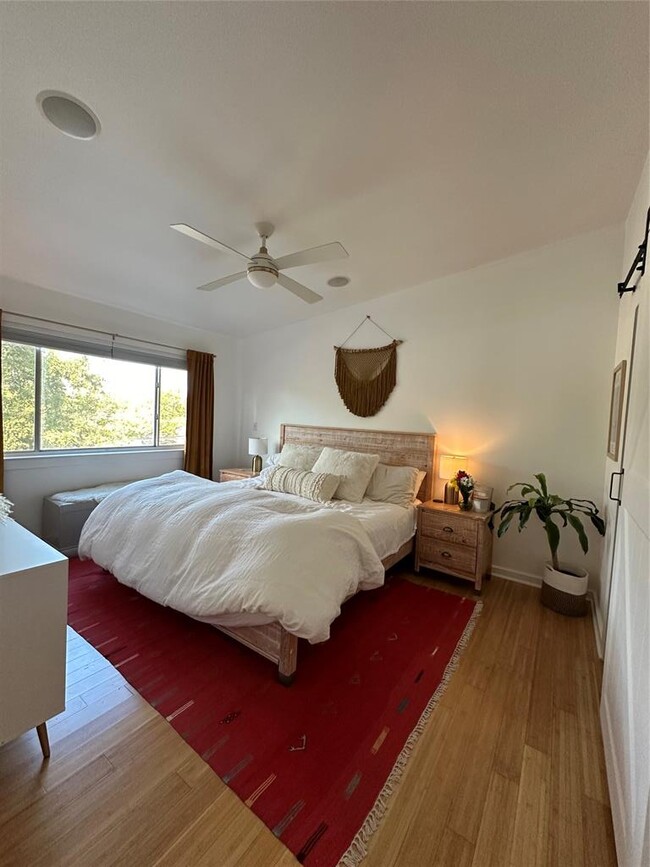 Photo - 2200 Dickson Dr Unit 216