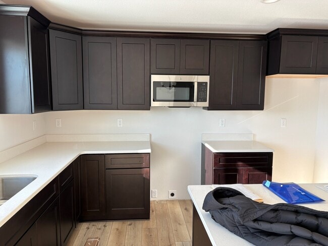 Photo - 664 E Blf Cir