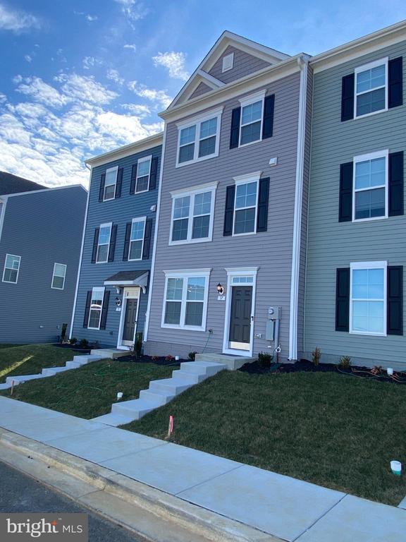 Building Photo - 37 Abigail St