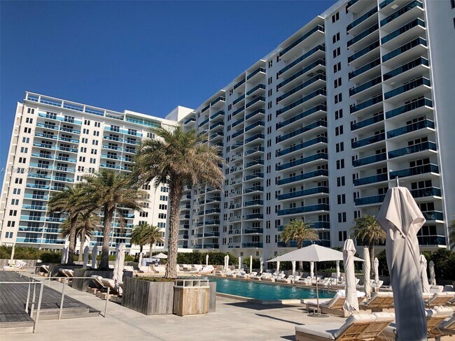 Photo - 2301 Collins Ave Unit 737