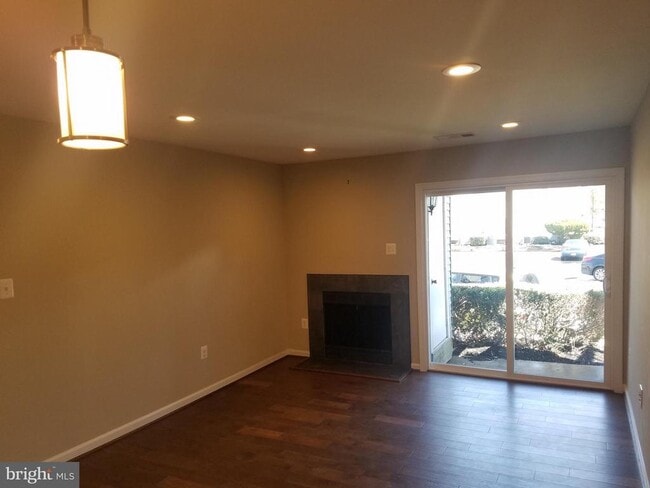 Photo - 8613 Beekman Pl Unit 13B