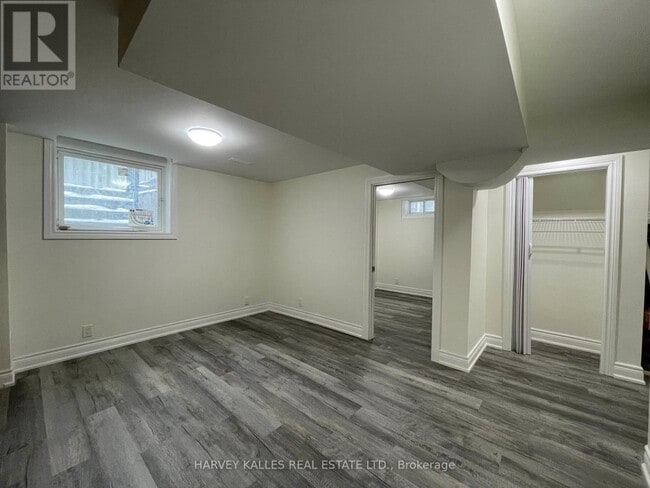 Photo - 14 Stable Gate