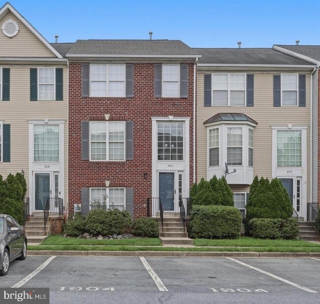 Building Photo - 1904 Fieldstone Way