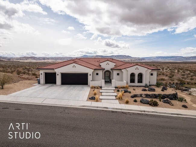 Beautiful 6 Bedroom 4.5 Bathroom Home in D... - Beautiful 6 Bedroom 4.5 Bathroom Home in D...
