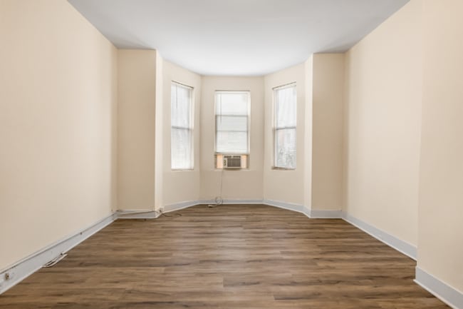 Photo - 2945 Walbrook Ave